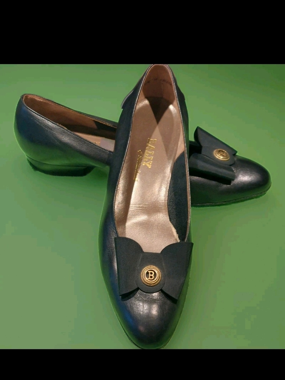 Vintage 1980's Bally Black Leather Bow-Emblem Women's Low block heel Loafers